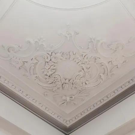 Your Base Art District Lejlighed *