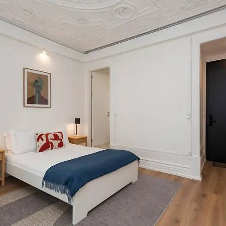 Your Base Art District Lejlighed