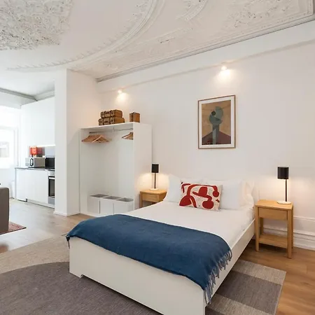 Your Base Art District Lejlighed *