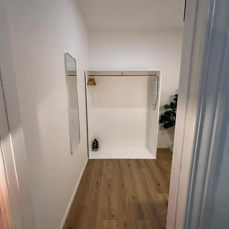 Your Base Art District Lejlighed