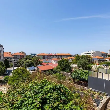 Your Base Porto Art District * Порту