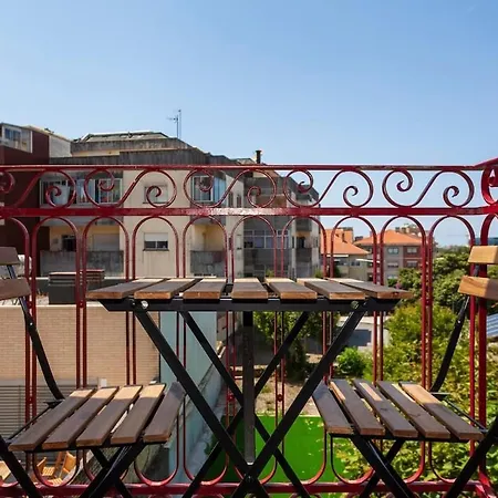 Your Base Porto Art District Апартаменты