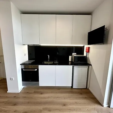 Your Base Porto Art District Порту