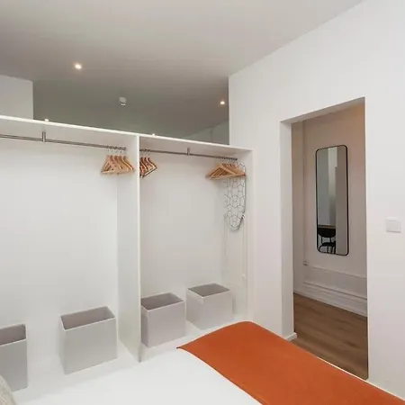 Your Base Porto Art District Porto