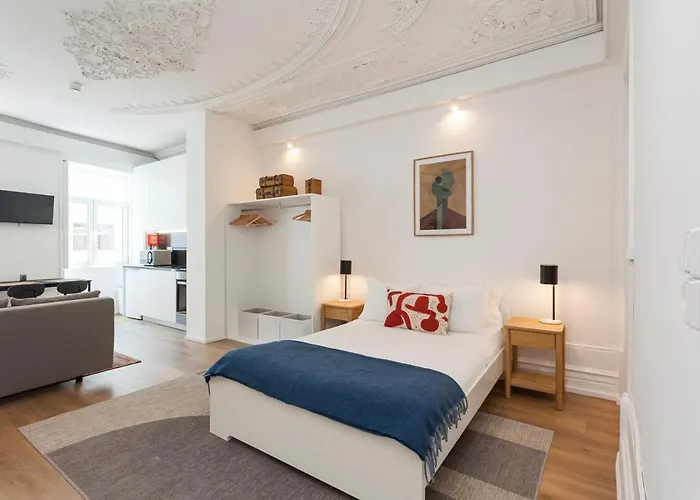 Your Base Art District Apartment *