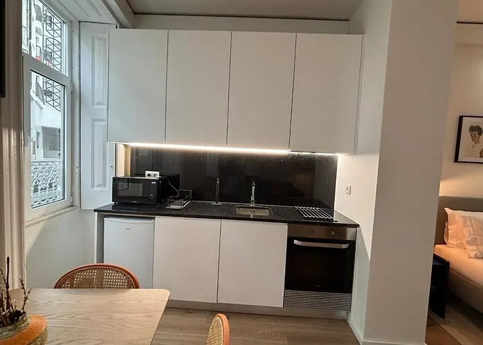 Your Base Art District Apartment *